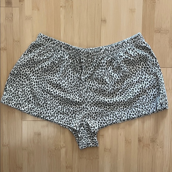 Vintage Victoria’s Secret cheetah print shorts cotton pajama M 90s y2k - Picture 1 of 3